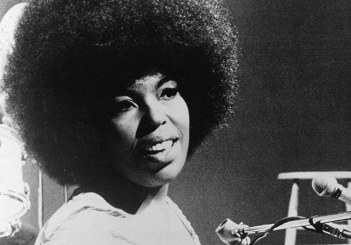 Roberta Flack, durante una actuación en 1971