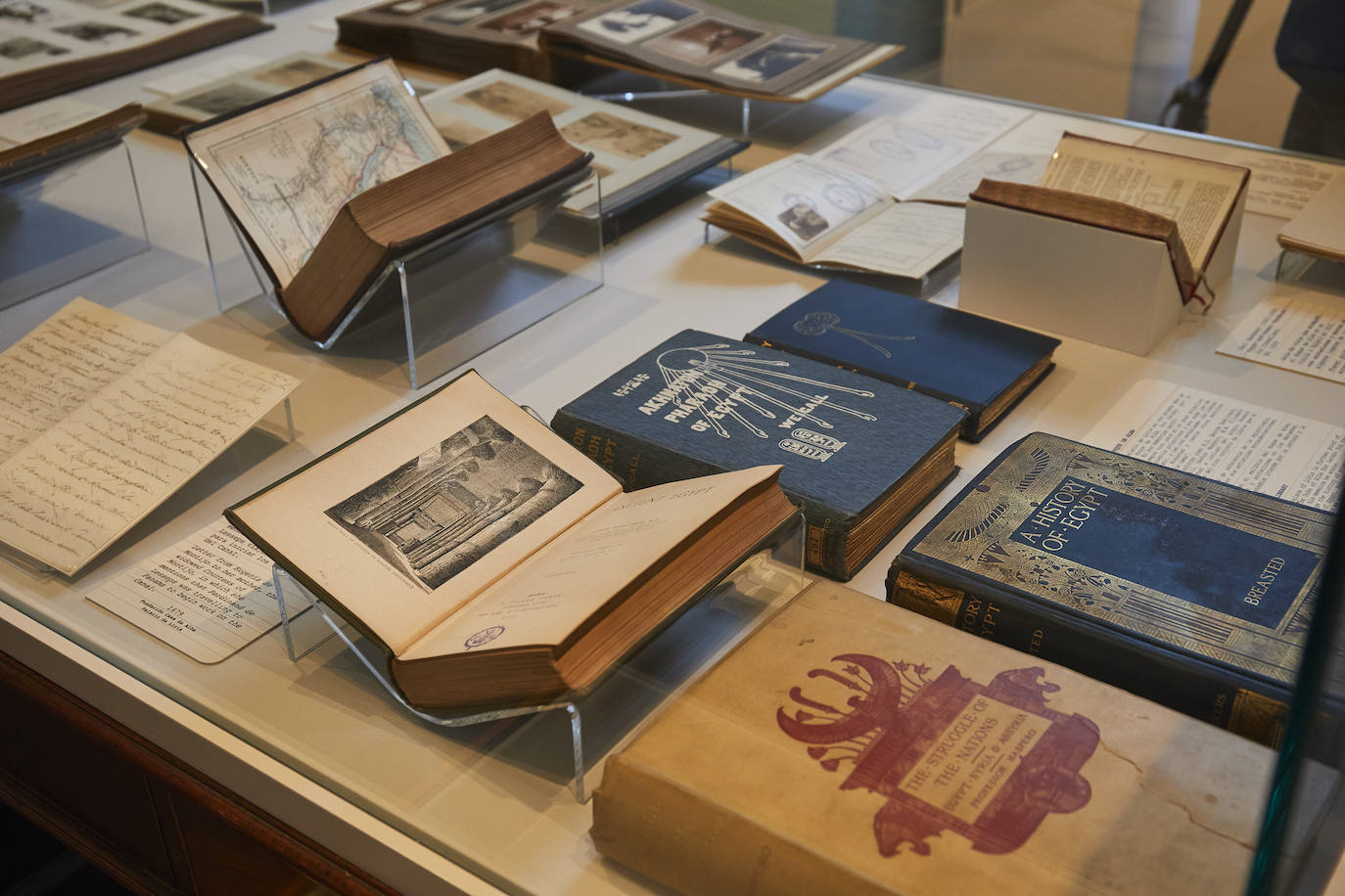 Documentos y libros sobre Egipto de la colección de la Casa de Alba