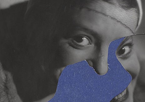 Imagen secundaria 1 - Una de las salas de la exposición y dos de las obras expuestas