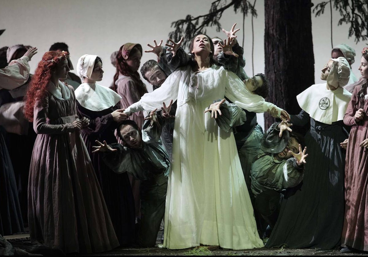 Nadine Sierra, en una escena de 'La sonnambula'