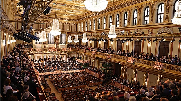 Impresionante aspecto de la Sala Dorada de la Wiener Musikverein de Viena, durante el concierto