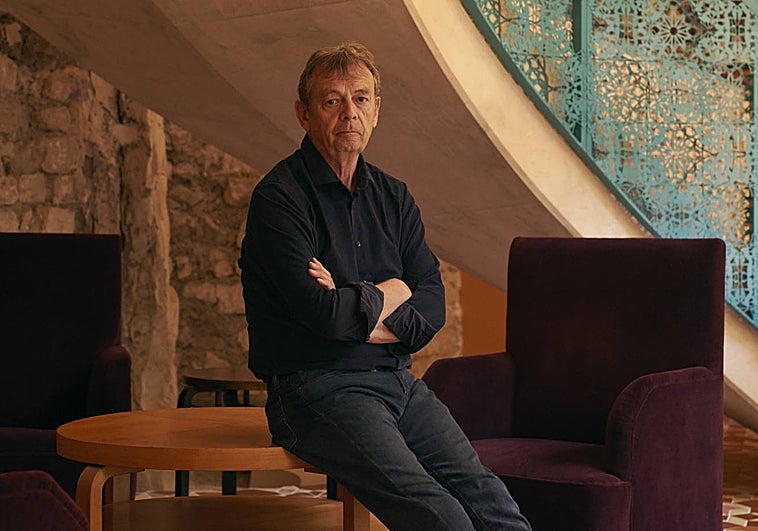 Pierre Lemaitre:  «Los novelistas inventamos las series de televisión»