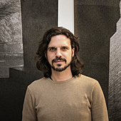 Nicolás Combarro: «Existe una tendencia hacia la monumentalización y la ostentación del poder político»