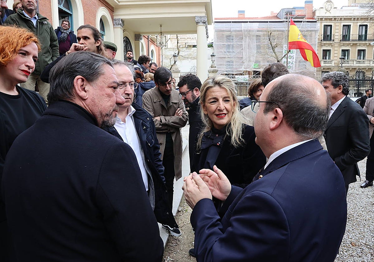Miquel Iceta y Yolanda Díaz, con representantes del sector cultural