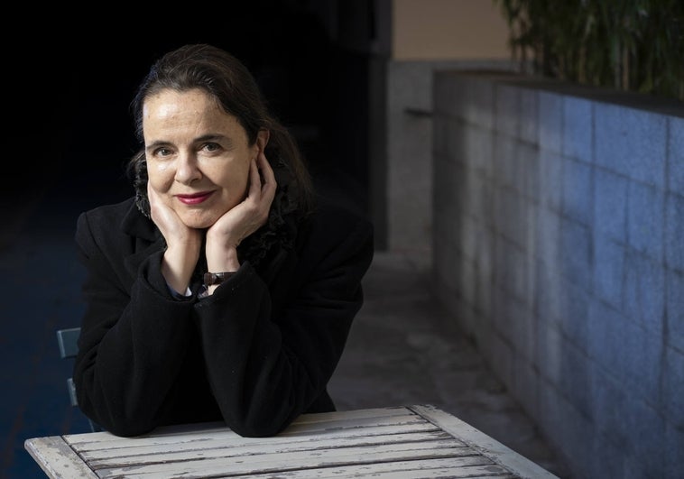 Amélie Nothomb «Mi padre salvó la vida de dos mil personas solo con la