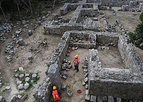 Imagen secundaria 1 - Hallan la tumba de un personaje de la élite maya de Chichen Itzá
