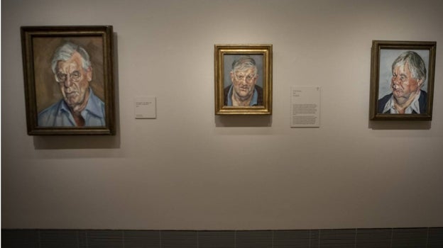 De izquierda a derecha, 'Neoyorquino con camisa azul' (2005), Acquavella Galleries; 'David Hockney' (2002), Colección privada, y 'Perfil, hombre de Donegal' (2008), Colección privada