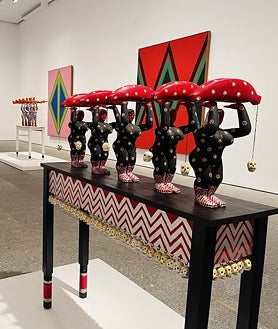 Imagen secundaria 2 - Arriba, una obra de Leonora Carrington. Abajo, arte ucraniano de vanguardia y trabajos de Margarita Azurdia