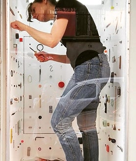 Imagen secundaria 2 - Sobre estas líneas, los espacios de La Juan Gallery y de Alimentación30. Arriba, Salón, de Ángela Cuadra y Kato, en la imagen  