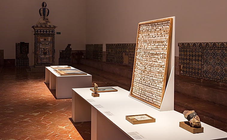 Imagen principal - En las imágenes, otros de los proyectos recientes de la artista Gala Porras-Kim en el CAAC