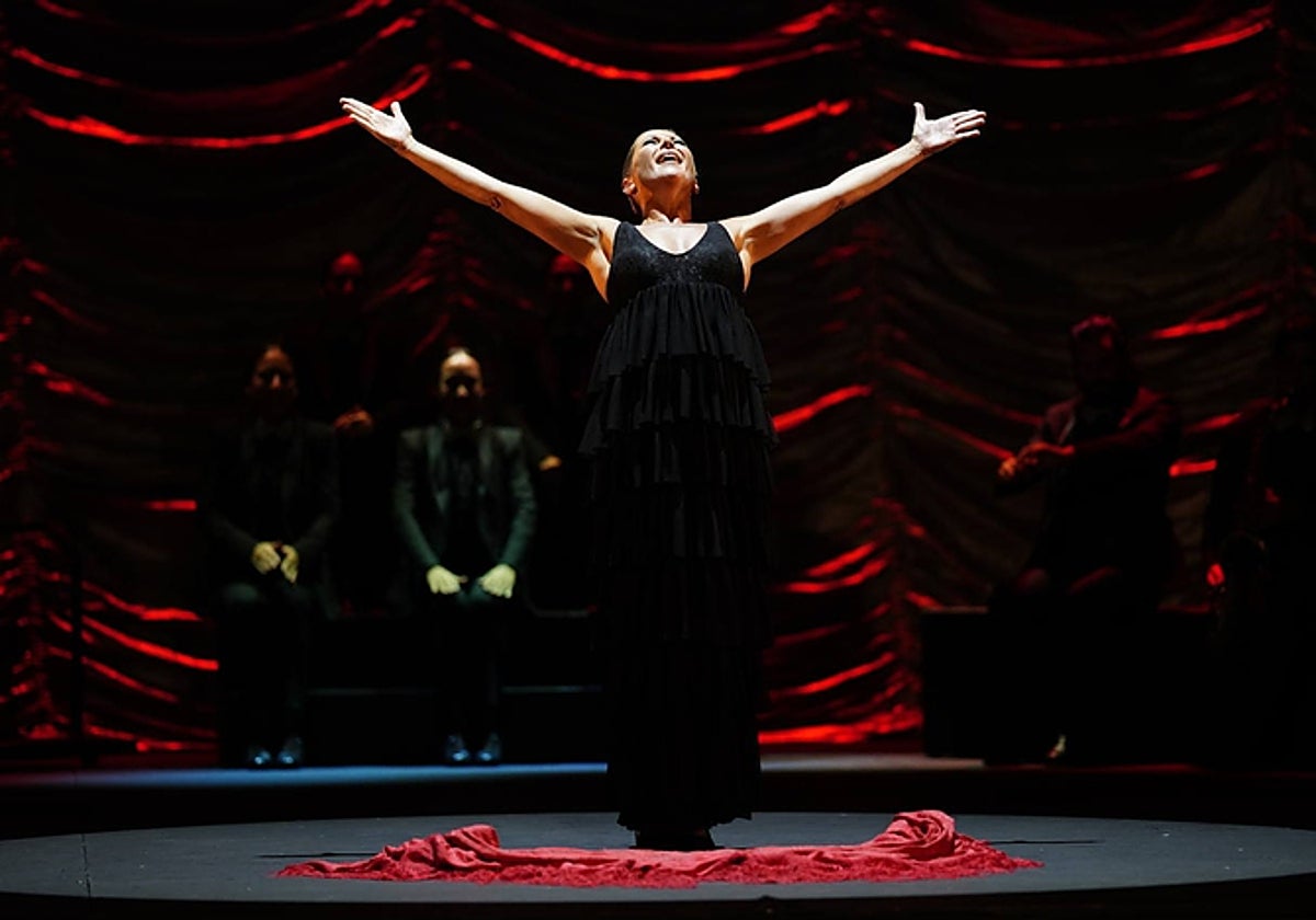 Sara Baras bailando en su último montaje