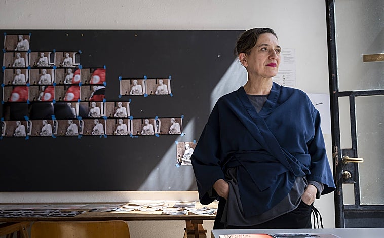 Imagen principal - Sobre estas líneas, el arquitecto Juan Antonio Espinosa y el investigador Juan Pedro Navarro. Arriba, Itziar Okariz