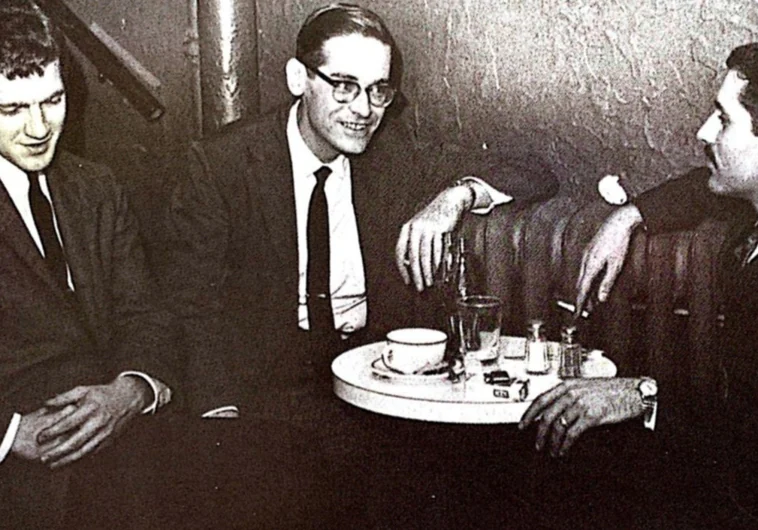 De izquierda a derecha, el contrabajista Lafaro, el pianista Bill Evans y el batería Paul Motian. Grabaron cuatro discos con el sello Riverside