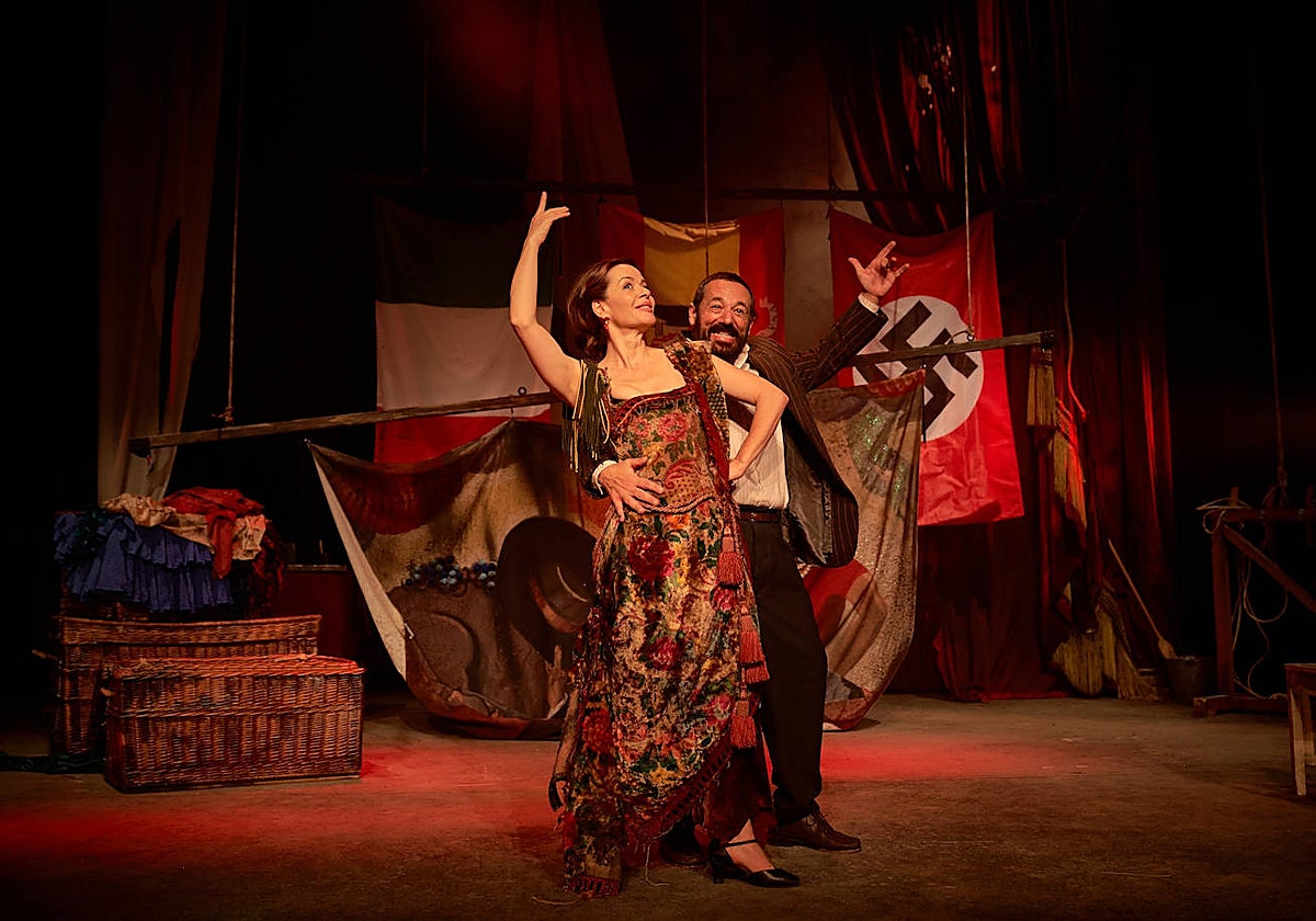 María Adánez y Pepón Nieto, en una escena de '¡Ay, Carmela!'