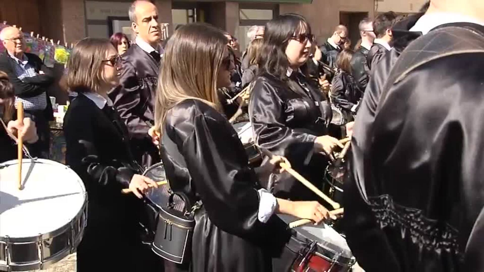 La tradición ancestral de los tambores protagoniza la Semana Santa en La Puebla de Híjar
