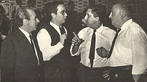 José Torregrosa (segundo por la izquierda)