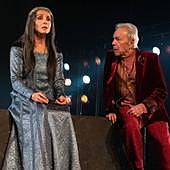 ¿Y si Romeo y Julieta no murieron envenenados y despertaran cincuenta años después?