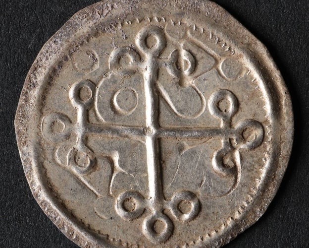 Una de las monedas de cruz acuñadas durante el reinado de Harald