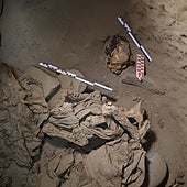 Hallan la momia bien conservada de un adolescente de hace 1.000 años en Perú