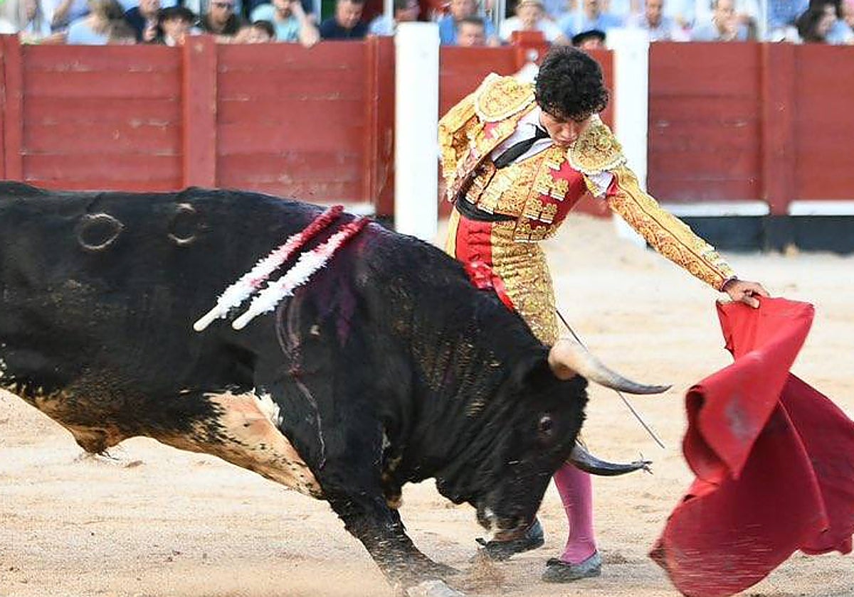 Isaac Fonseca, con el quinto toro