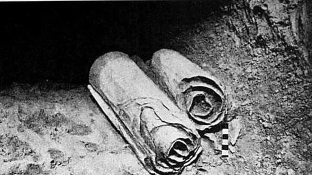 Descubrimiento del Rollo de Cobre en la cueva 3 de Qumrán en 1952