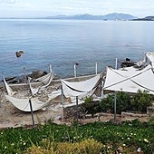 Detenciones y multas millonarias: el gobierno griego frena la mafia urbanística en las islas tras la paliza al arqueólogo