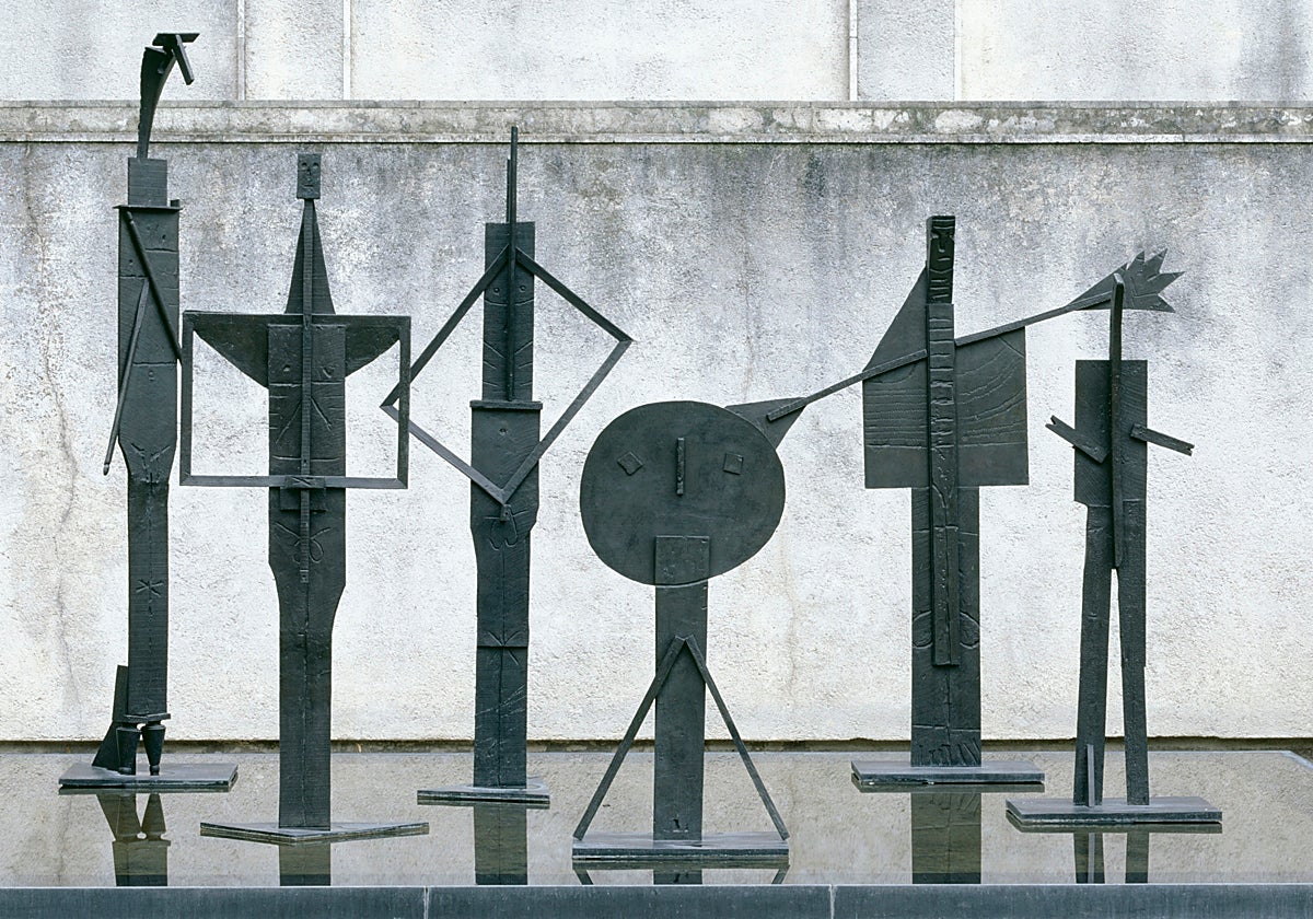 'Los bañistas'. Cannes, 1956. Obra en bronce