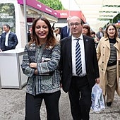 La lluvia y las elecciones marcan el arranque de la Feria del Libro