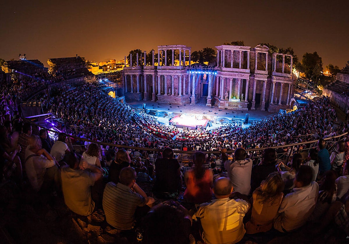 El Teatro Romano de Mérida, durante una representación del Festival