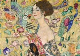 Sale a subasta 'Dama con abanico', el último gran retrato pintado por Klimt