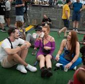 La queja viral de una artista por esta actitud habitual en los festivales de música: «Gente, se ve todo desde el escenario»