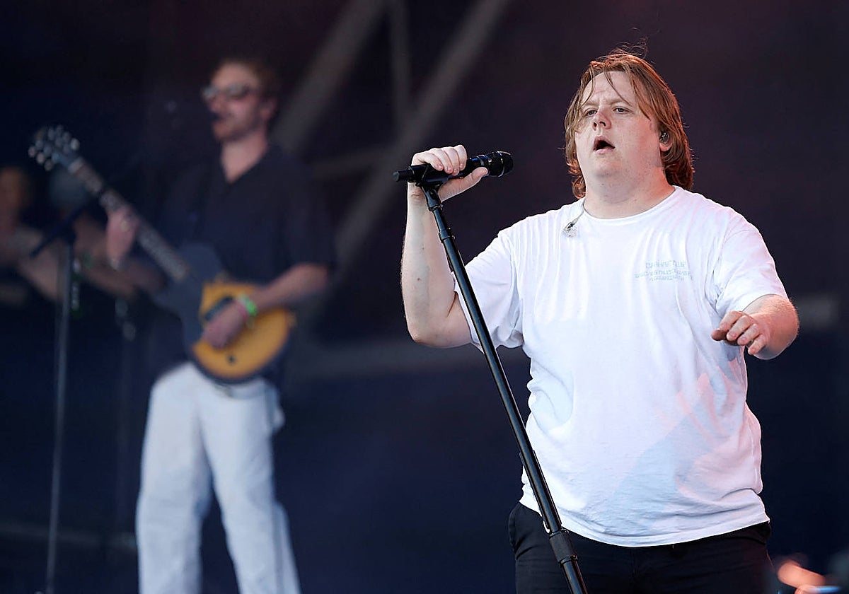 Lewis Capaldi durante su actuación en Glastonbury