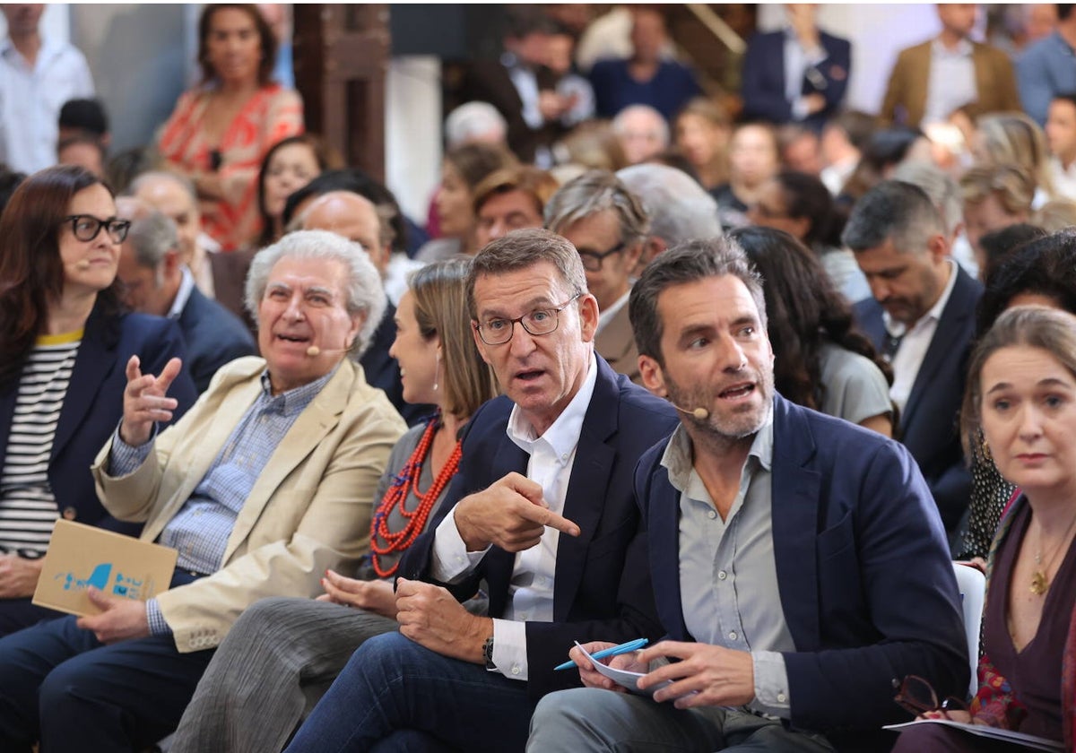 De izquierda a derecha: Patricia Gabeiras, César Antonio Molina, Cuca Gamarra, Alberto Núñez Feijóo, Borja Sémper y Marta Rivera de la Cruz