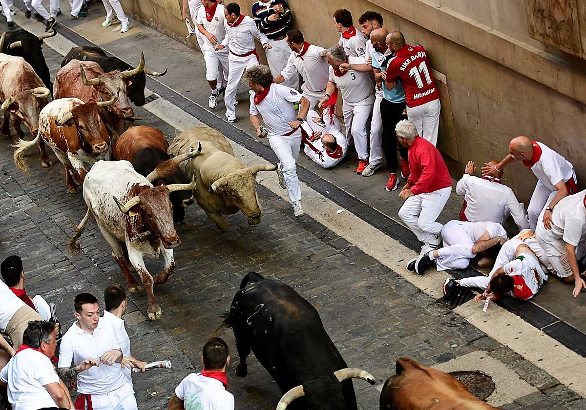 Los toros de Fuente Ymbro protagonizan el cuarto encierro de los Sanfermines 2023