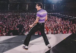 Harry Styles en Barcelona: euforia y delirio para coronar al nuevo rey de corazones del pop