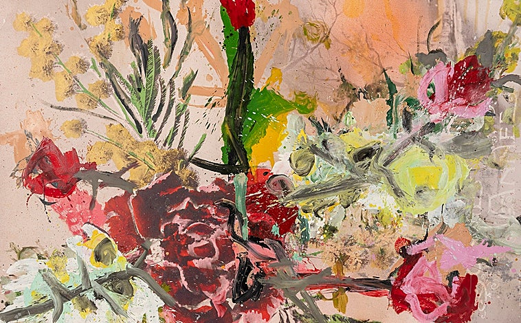 Imagen principal - Sobre estas líneas, dos de las obras de Devan Shimoyama. Arriba, uno de los lienzos de Juan Ugalde en el CACMálaga