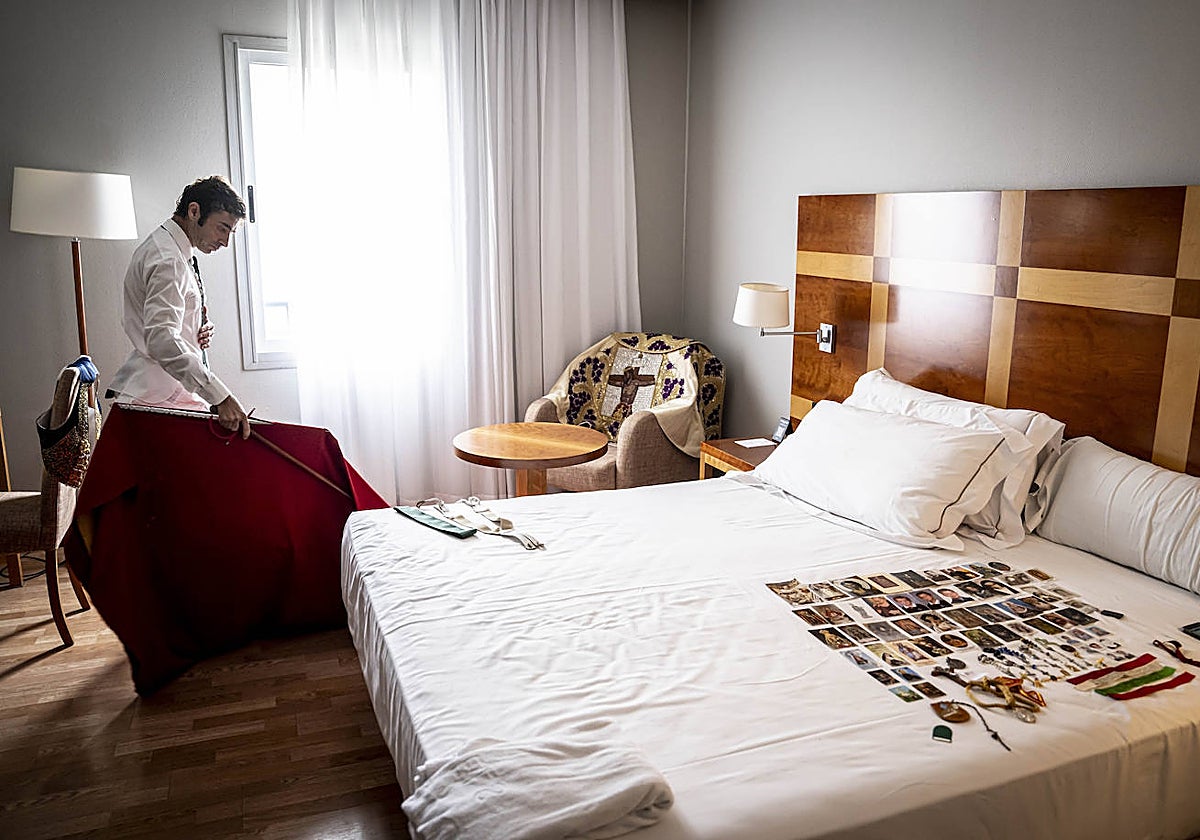 Carretera y miuras: un viaje con la cuadrilla del matador Fernando Robleño