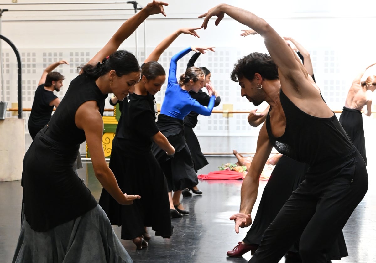 Ensayos de 'Estampas flamencas', interpretado por el Ballet Nacional de España