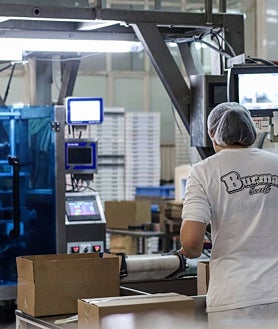 Imagen secundaria 2 - En la fábrica de Burman en Extremadura trabajan hoy setenta personas