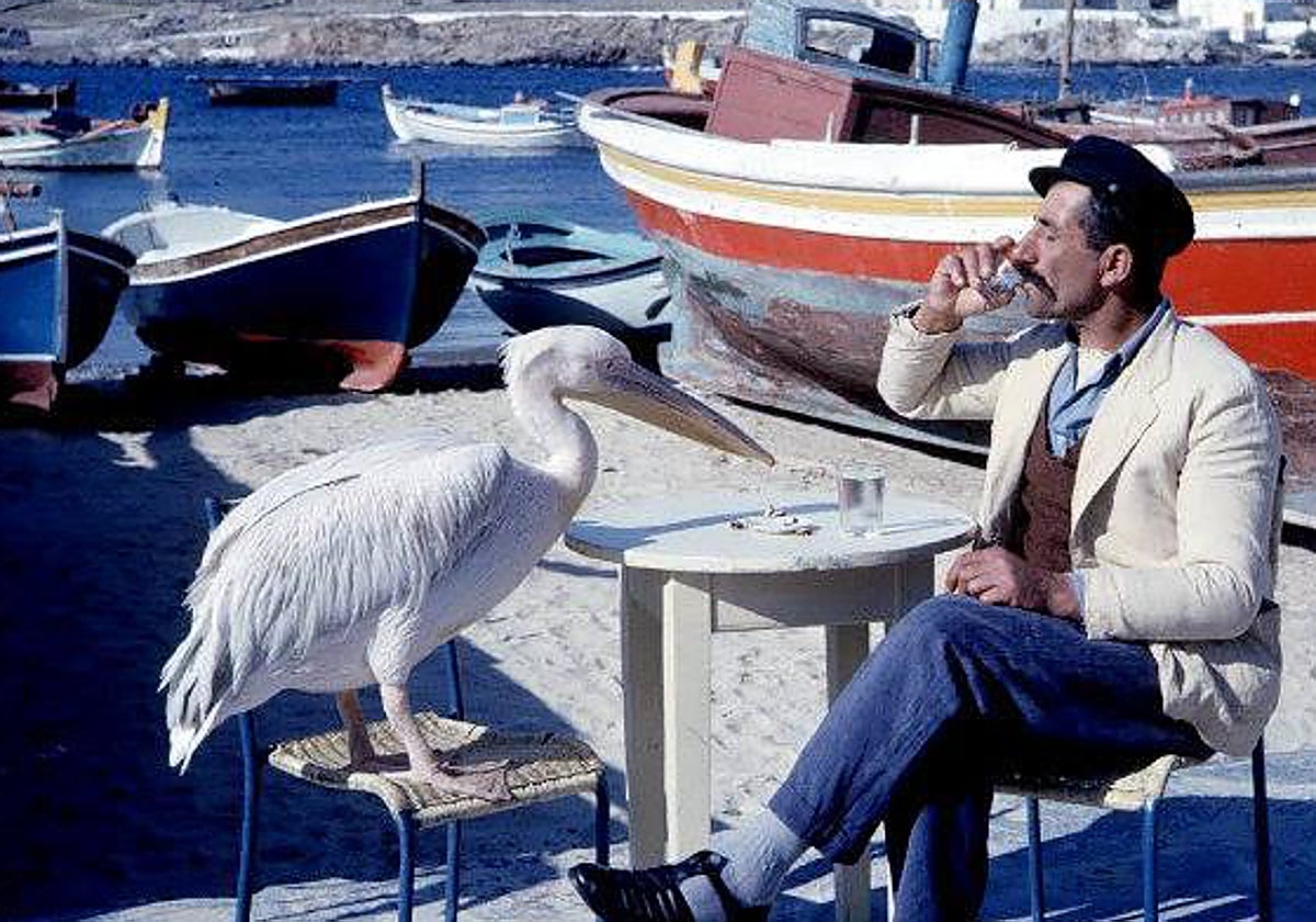 Petros, con un pescador