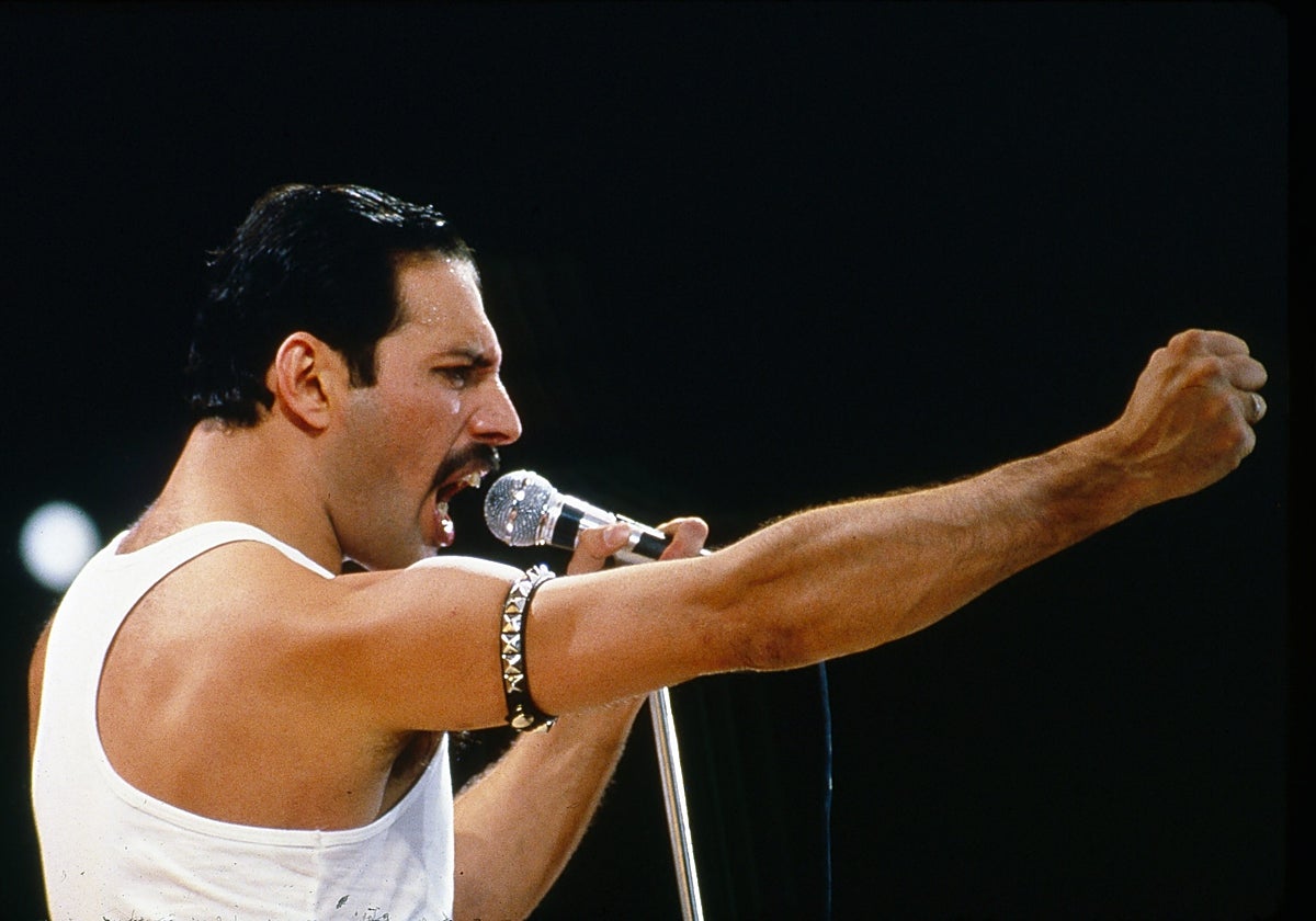 Más de 30.000 objetos de Freddie Mercury salen a subasta en Londres