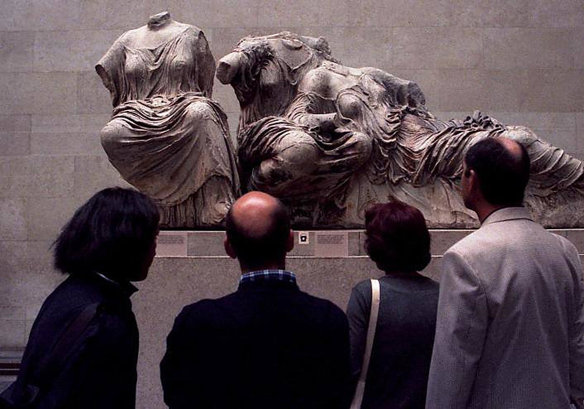 Un friso del Partenón de Atenas expuesto en el Museo Británico de Londres