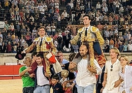 El Juli se despide de Nimes por la Puerta de los Cónsules