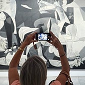 Un 'selfie' con el 'Guernica'