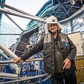 Brian May, guitarrista de Queen, ayudó a la NASA a recuperar muestras del asteroide Bennu