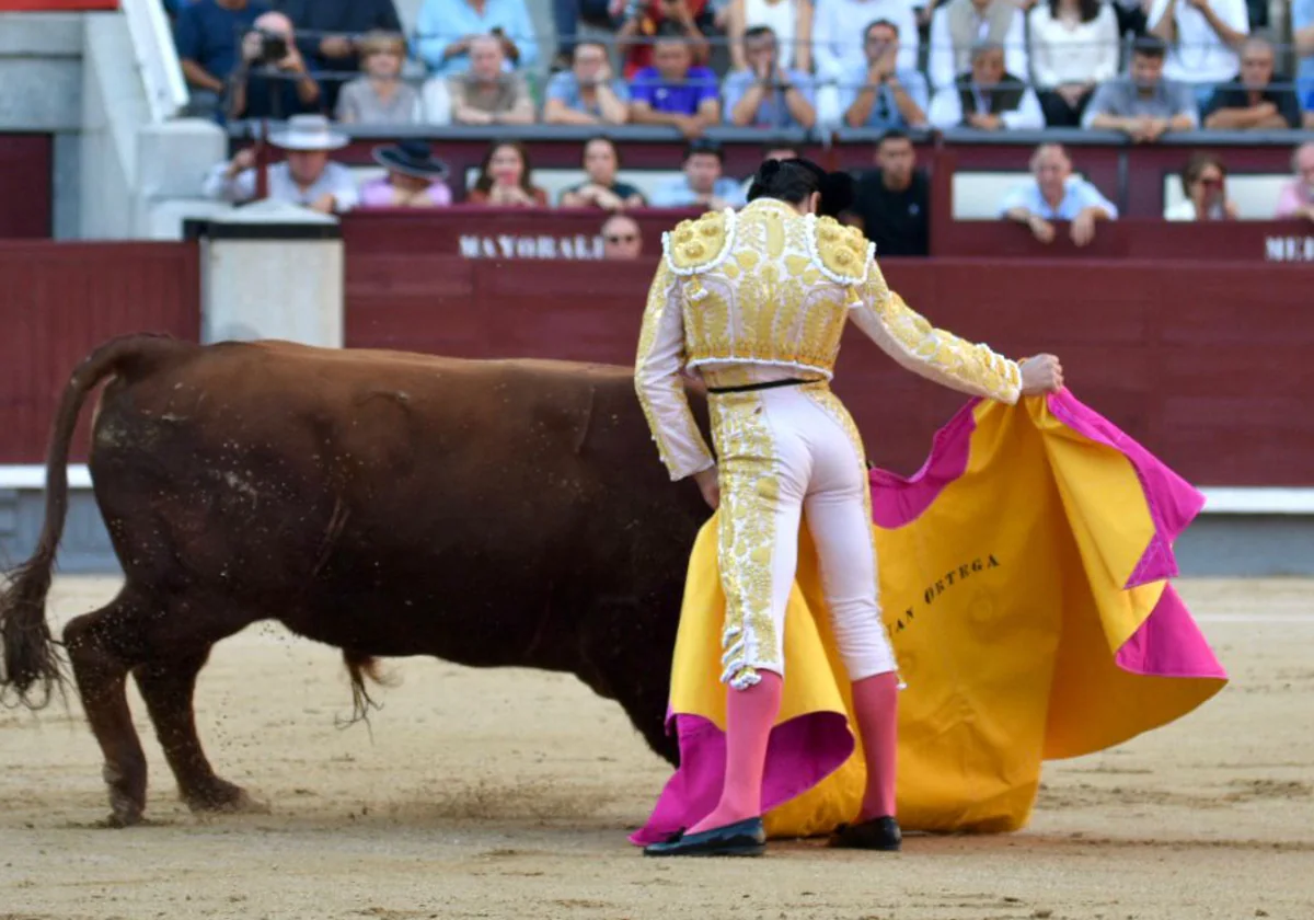 La Feria de Otoño de Juan Ortega: el toro de debajo de la cama hubiera  embestido mejor