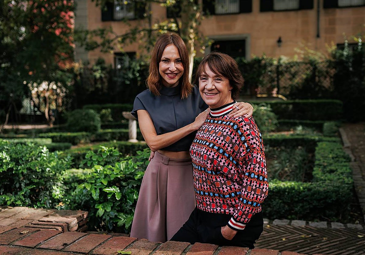 Blanca Portillo (a la derecha) y Paula Ortiz