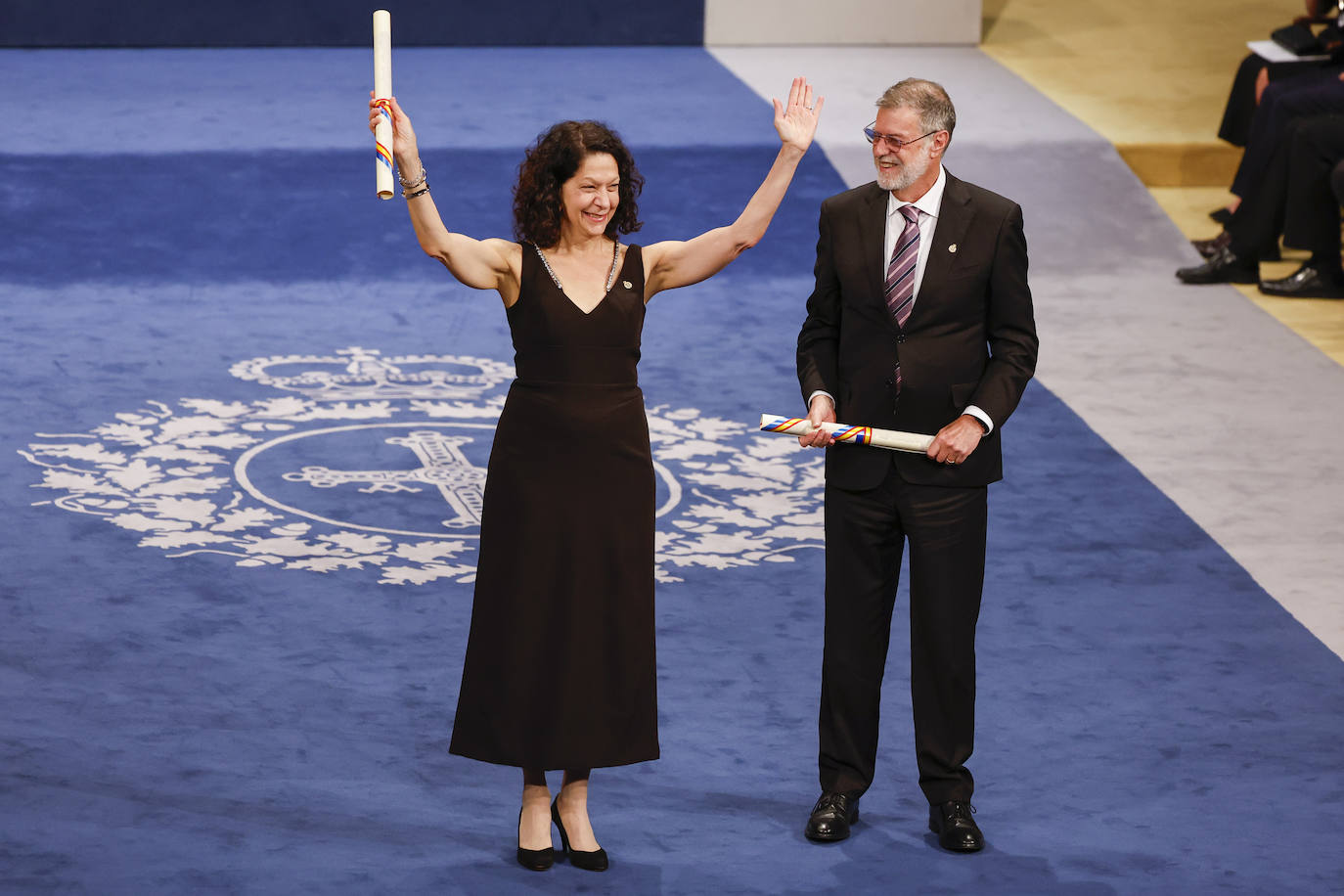 Los galardonados con el Premio Princesa de Asturias a la Investigación Científica y Técnica, el microbiólogo estadounidense Everett Peter Greenberg y la bióloga molecular estadounidense Bonnie Lynn Bassler