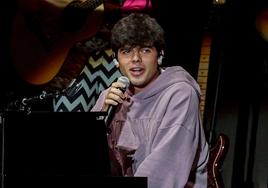 Íñigo Quintero, el joven español de 22 años que ha llegado a número uno de Spotify con un himno religioso