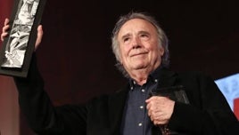 Serrat defiende la libertad al recibir el Premio Abogados de Atocha: «No bajen la guardia»